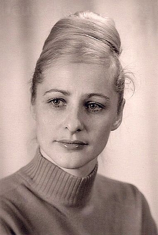 Gisela Peters, Passfoto von 1971.