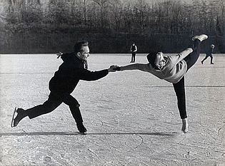 Werner Höhmann und Gisela Rohse beim Eistanz.