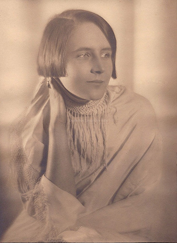 Die Tanzkritikerin Leonie Dotzler, ca. 1925.