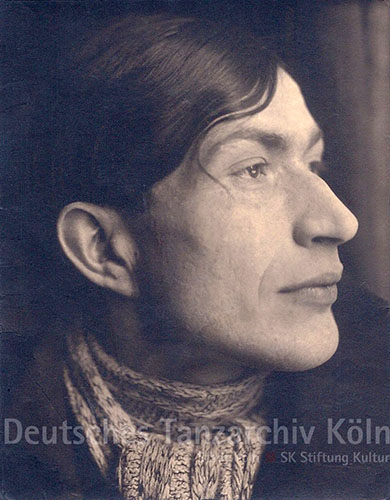 Alexander Kamaroff, Wigmanschüler wie Liselotte Huck und ihr Kollege beim Münchner Totenmal Dezember 1929 – Januar 1930 und Freund; später als Maler unter dem Namen Alexander Camaro sehr bekannt.