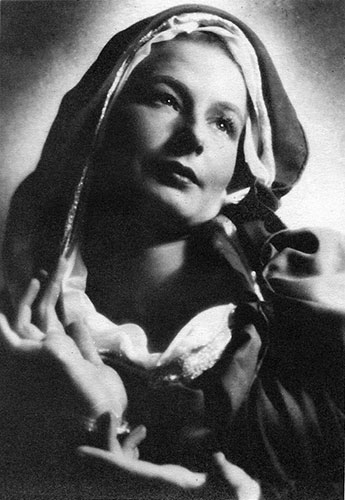 Vera Mahlke in ihrer Choreographie ‚Tanzendes Barock‘, Dresden 1943