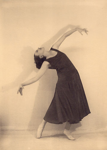 Emmy Sauerbeck in einem noch nicht identifizierten Tanz 1929.